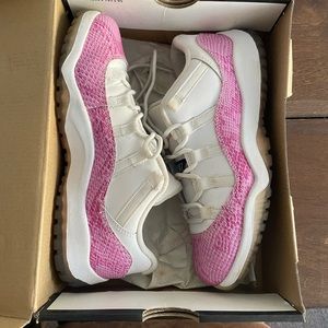 Jordan 11 pink snake skins🐍